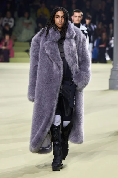 Look 47
